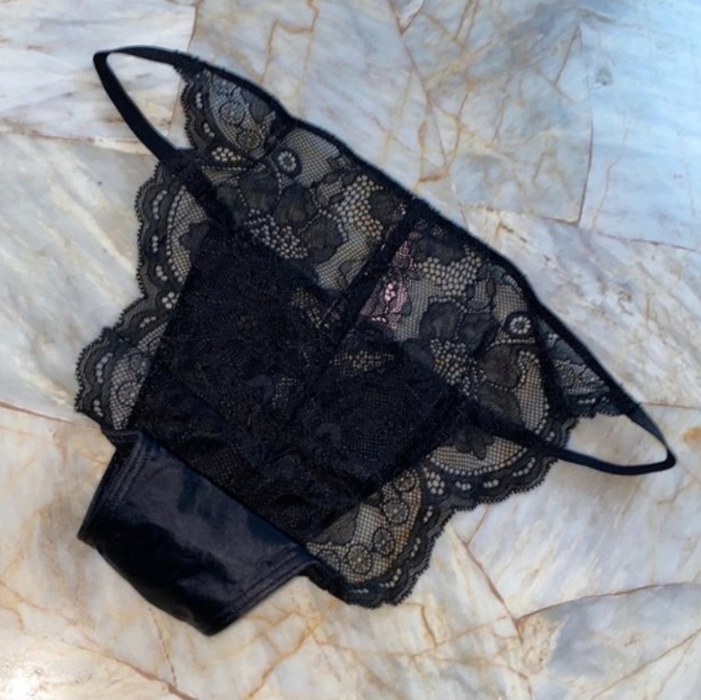 Victoria's Secret Very Sexy Black Satin Lace V-Front String Cheeky New With Tag - Picture 6 of 12